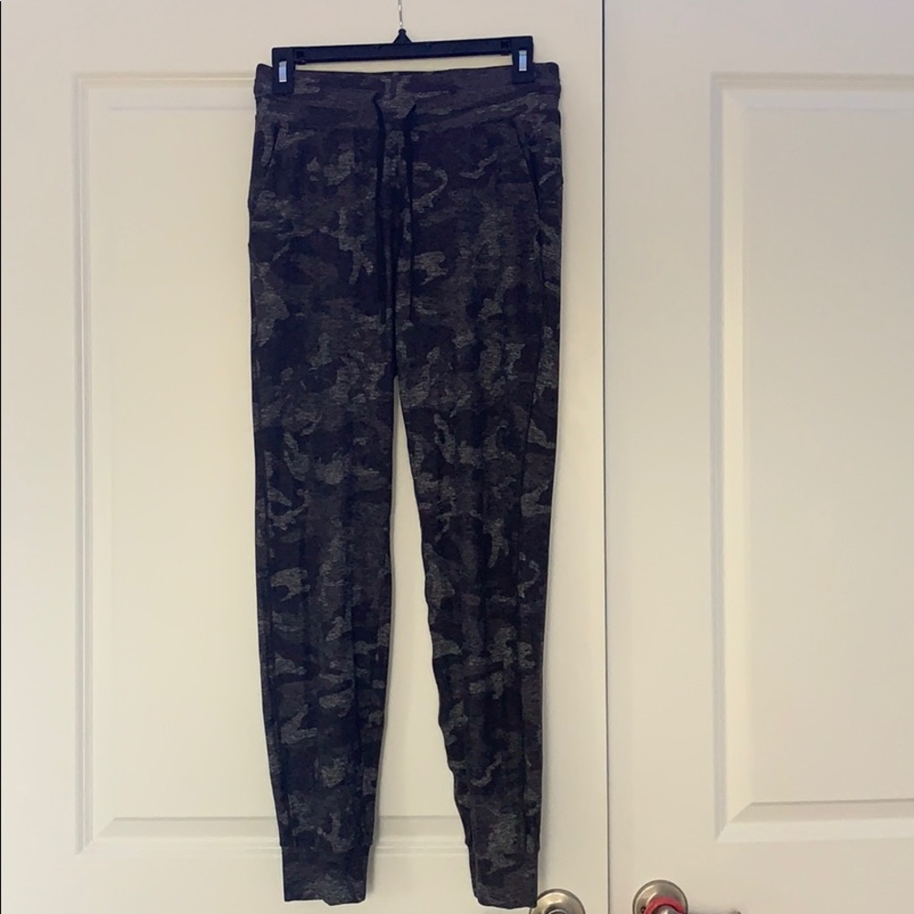 size 4 lulu joggers! too big, and worn once.